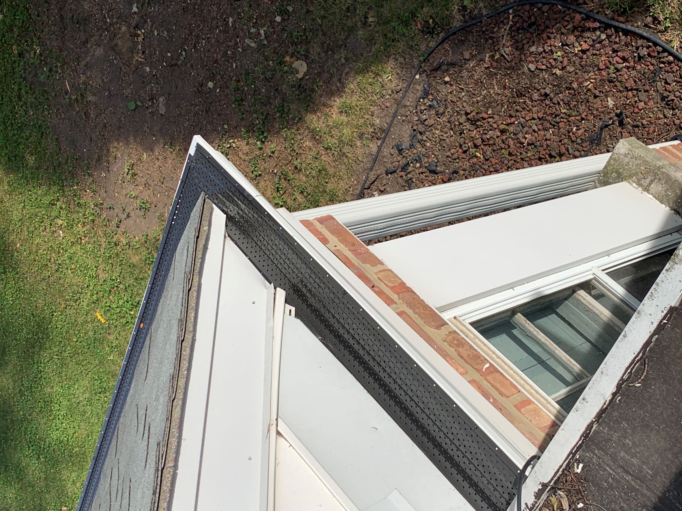 Mastic Seamless Aluminum Gutter Niles