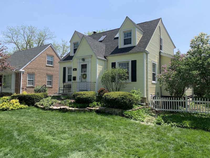 Mastic Colonial Yellow Vinyl Siding