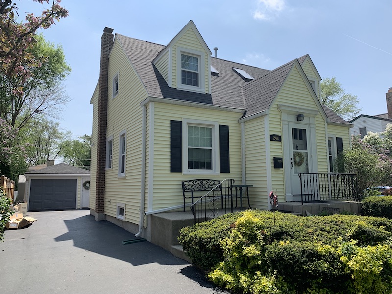 Mastic Vinyl Siding installed on a home in Des Plaines