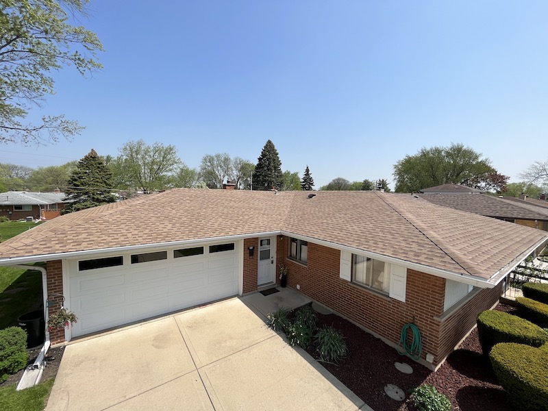 GAF TimberLine HDz shingles in color Shakewood.