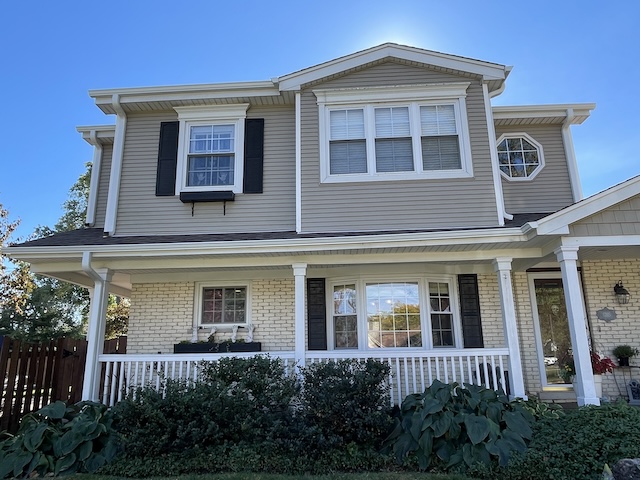 Mastic Seamless aluminum gutter system Mastic Seamless aluminum gutter system installed on a home in Arlington Heights, Illinois